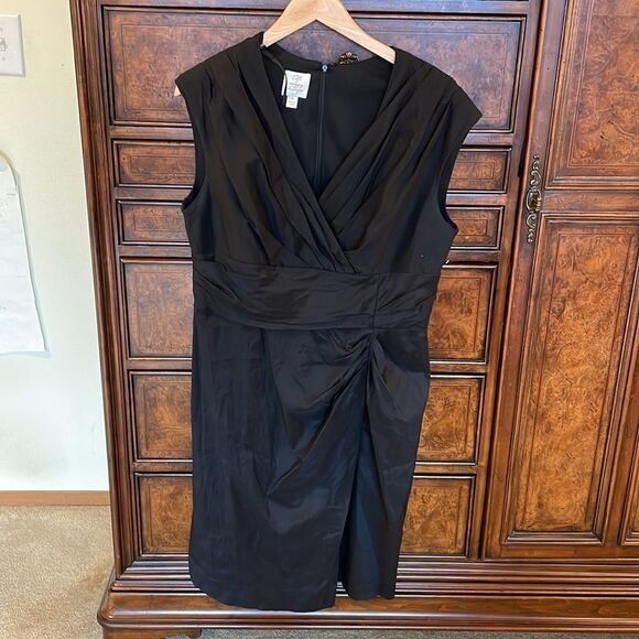 Suzi Chin for Maggy Boutique black v neck dress - Picture 2 of 6